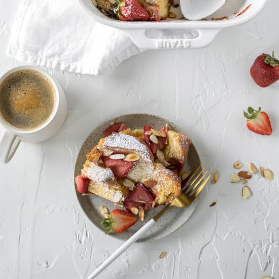 Strawberry Almond French Toast - Recipe photo by jojotastic