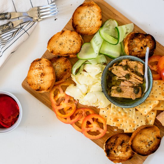 Easy Tuna Platter - Recipe photo by liveloveyummy