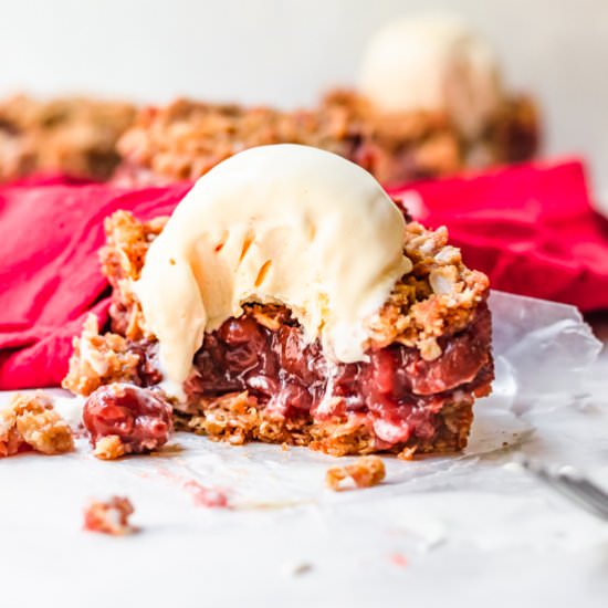 Cherry pie squares - Recipe photo by ltully