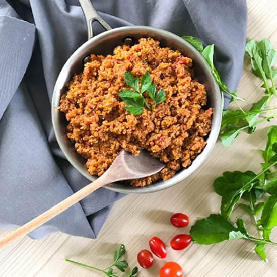 Baked Beans Style Quinoa - Recipe photo by The Tiny Vegan Life