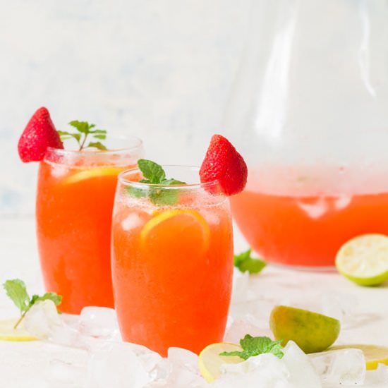 Strawberry Lemonade - Recipe photo by currytrail