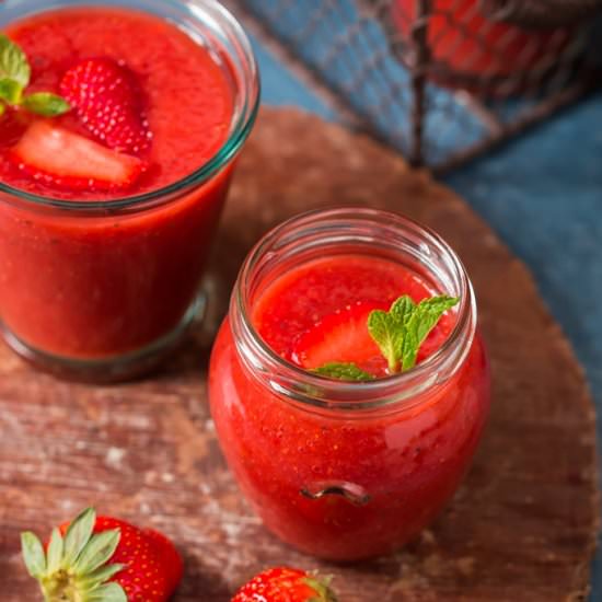 Strawberry Gazpacho - Recipe photo by currytrail