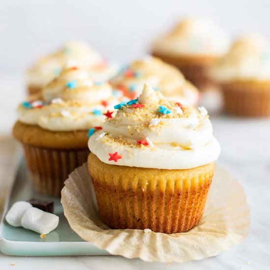 Vanille Cupcakes with S'Mores - Recipe photo by SunkissedKitch