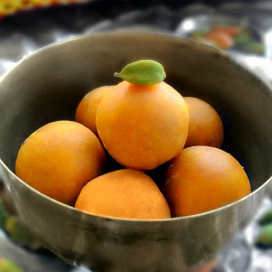 Microwave Besan Ladoo - Recipe photo by EasycookingwithMolly