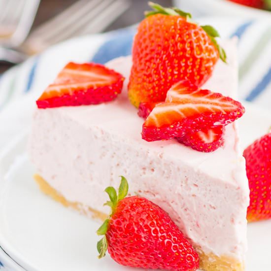 No Bake Strawberry Cheesecake - Recipe photo by pumpkinnspice