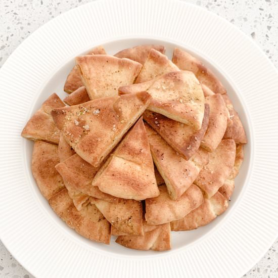 Easy Baked Pita Chips - Recipe photo by eleganteconomist