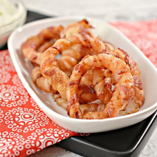 KETO BACON WRAPPED ONION RINGS - Recipe photo by Stylish Cravings