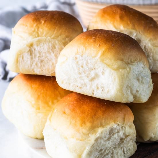 Vegan Dinner Rolls - Recipe photo by piesandtacos