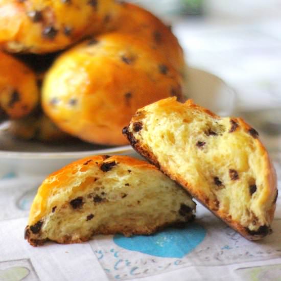 Chocolate Chip Brioche Rolls - Recipe photo by Jennyblogs