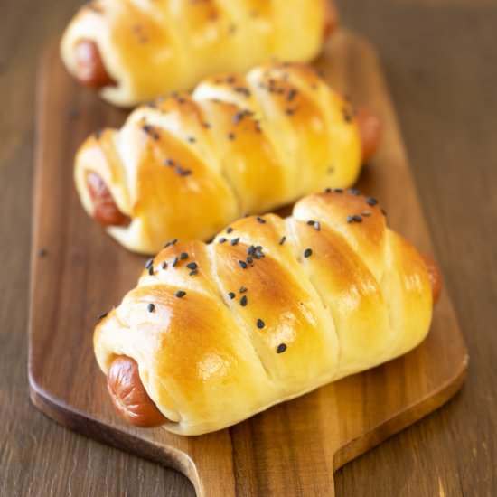 Chinese Sausage Buns - Recipe photo by El Mundo Eats
