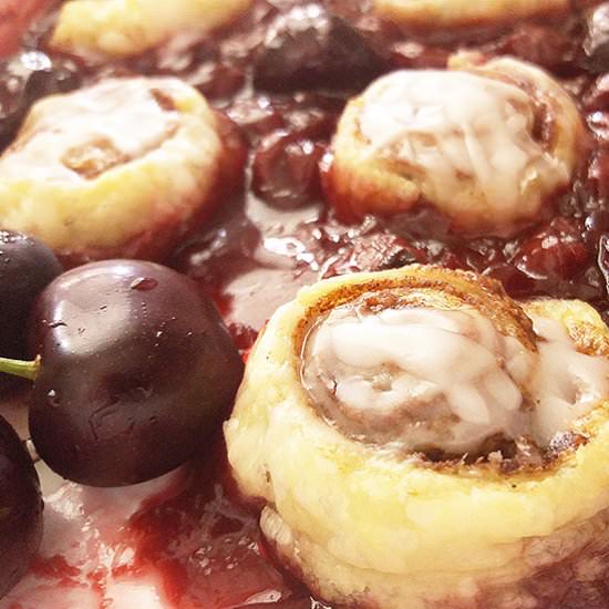 Cinnamon Rolls Cherry Cobbler - Recipe photo by 2pots2cook