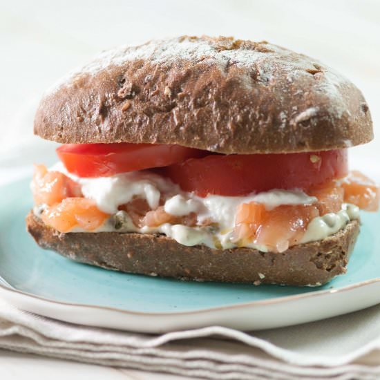 Sandwich with salmon tartare - Recipe photo by streghetta in cucina