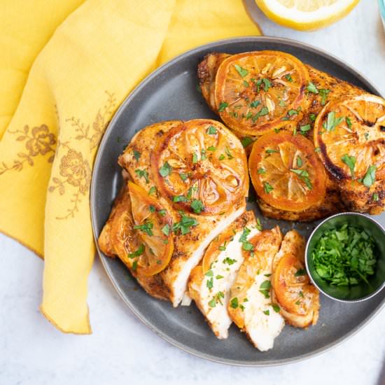 Baked Lemon Chicken Breast - Recipe photo by EverydayMaven