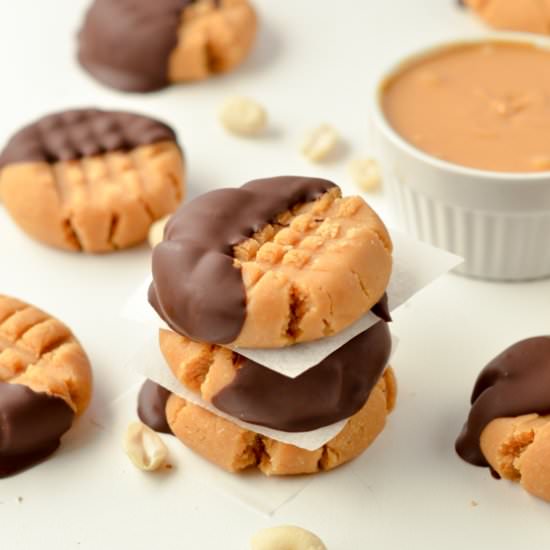 No Bake Peanut Butter Cookies - Recipe photo by theconsciousplantkitchen