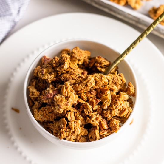 Low FODMAP Granola - Recipe photo by tararochfordnutrition