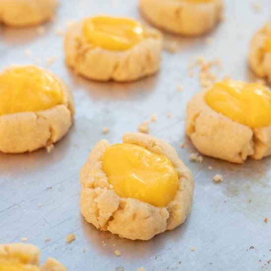 Macadamia Passionfruit Curd Cookies - Recipe photo by howdoyoufood.com