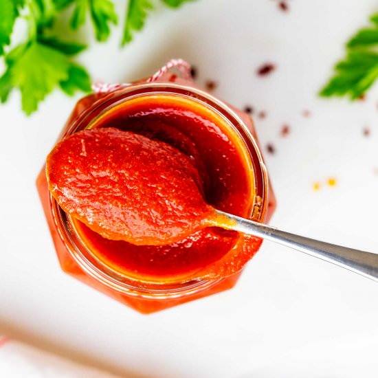 Low Carb Ketchup - Recipe photo by KickingCarbs