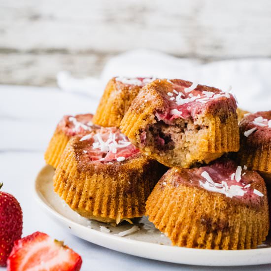 mini strawberry upside down cakes - Recipe photo by Shuangys Kitchensink