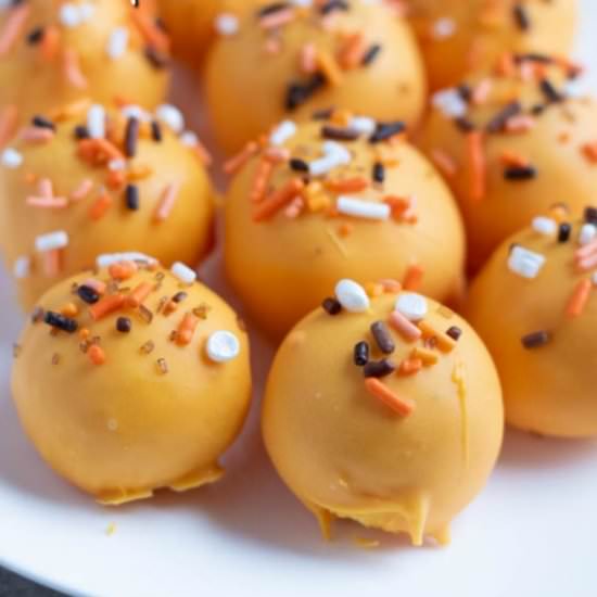orange creamsicle truffles - Recipe photo by Sweet Beginnings
