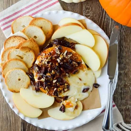 Braked Brie with Fig Jam - Recipe photo by Seasonal Cravings