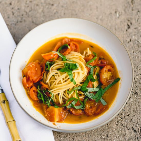 spaghetti with fresh tomato - Recipe photo by miminewman