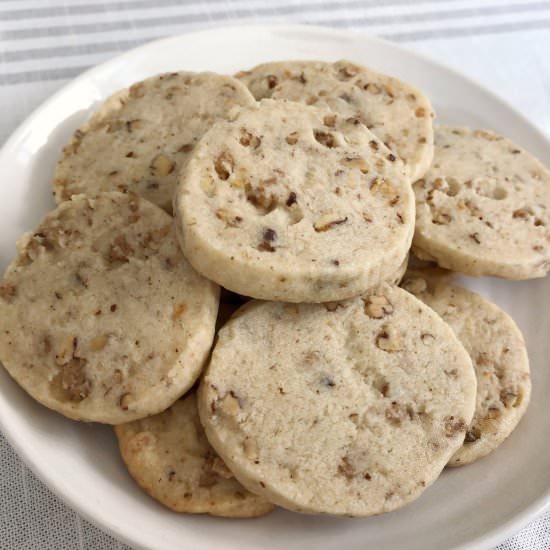 Pecan Sandies - Recipe photo by whiskandwhiskers
