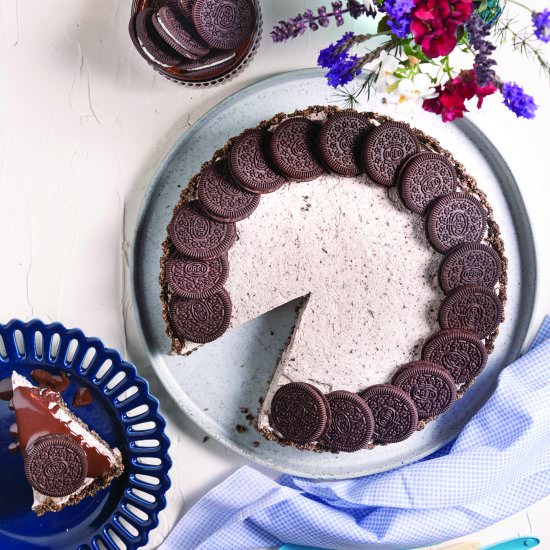 No Bake Oreo Cheesecake Pie - Recipe photo by lilcookieblog
