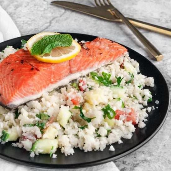 Cauliflower Tabouli & Salmon - Recipe photo by mealpreponfleek