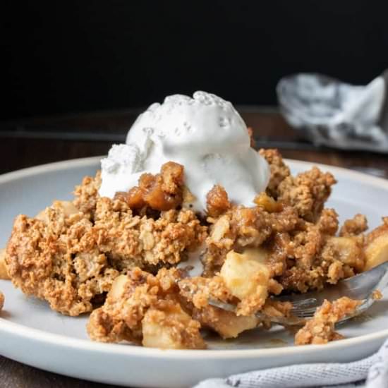 Healthy Vegan Apple Crisp - Recipe photo by veggiesdontbite