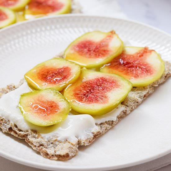 Greek Yogurt Fig Topped Crispbread - Recipe photo by ADkitchen