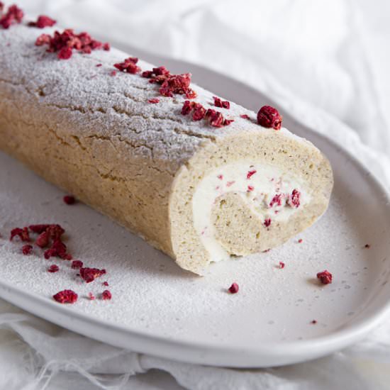 Low-Carb Raspberry Swiss Roll - Recipe photo by KetoDietApp