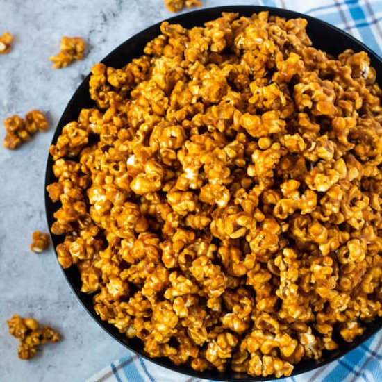Homemade Caramel Popcorn - Recipe photo by QueensleeAppetit