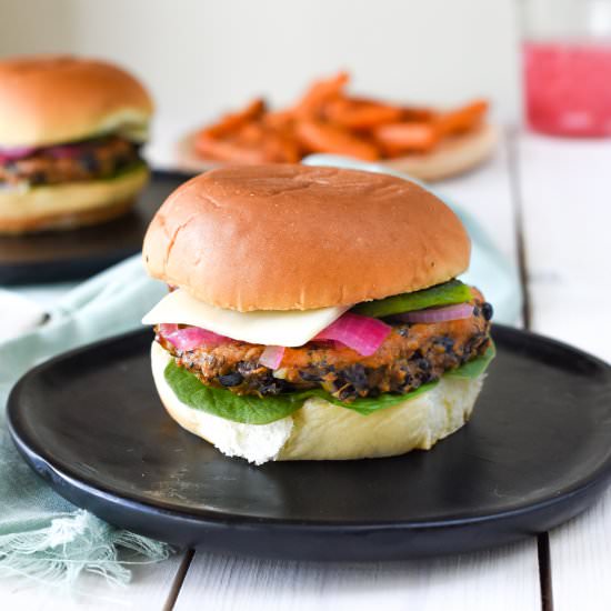 Southwestern Black Bean Burgers - Recipe photo by mymoderncookery