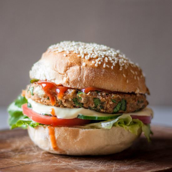 Low FODMAP Veggie Burger (Vegan) - Recipe photo by Gluten Free Stories