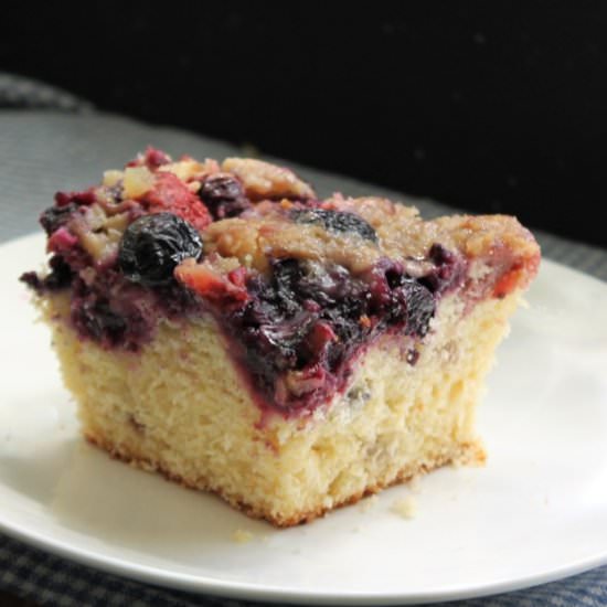 Mixed Berry Ginger Crumb Cake - Recipe photo by MyRecipeReviews