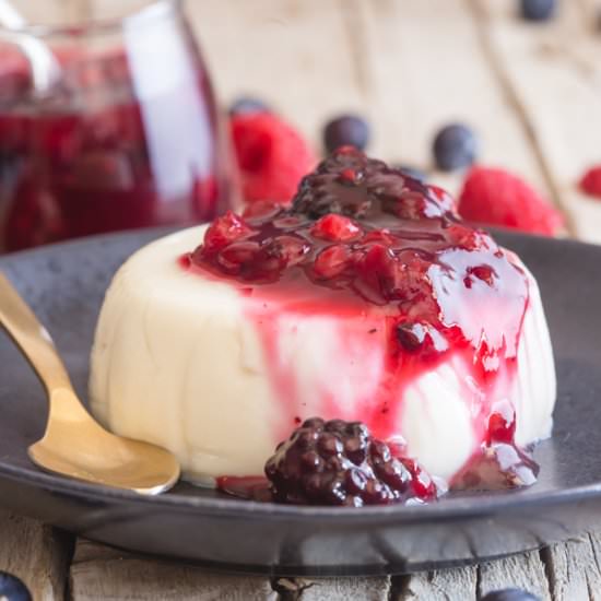 Creamy Vanilla Panna Cotta - Recipe photo by an italian in my kitchen