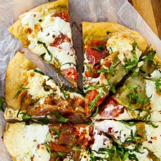 Heirloom Tomato Pizza - Recipe photo by theseasonaljunkie