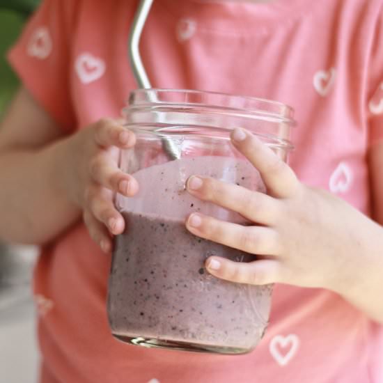 Berry Oat Smoothie - Recipe photo by wholesomellc