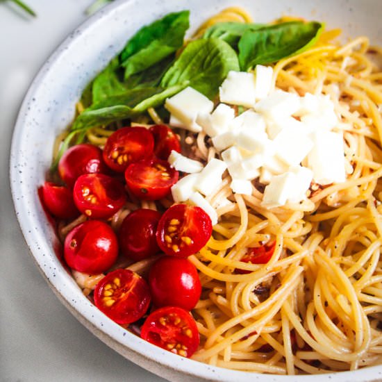 Lemon and feta spaghetti - Recipe photo by thetwincookingproject