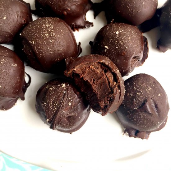 Cinnamon Dark Chocolate Truffles - Recipe photo by Theyummymuffin