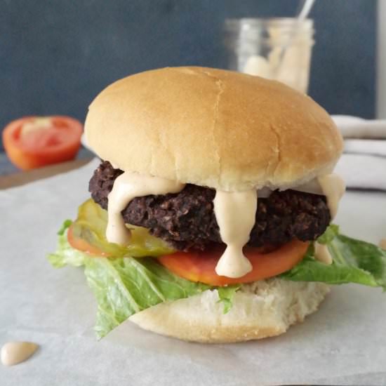 EASY BLACK BEAN MUSHROOM BURGER - Recipe photo by Lisa Goodwin