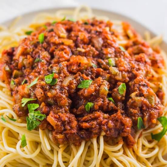 Homemade Vegan Spaghetti Sauce - Recipe photo by savorandsavvy.com
