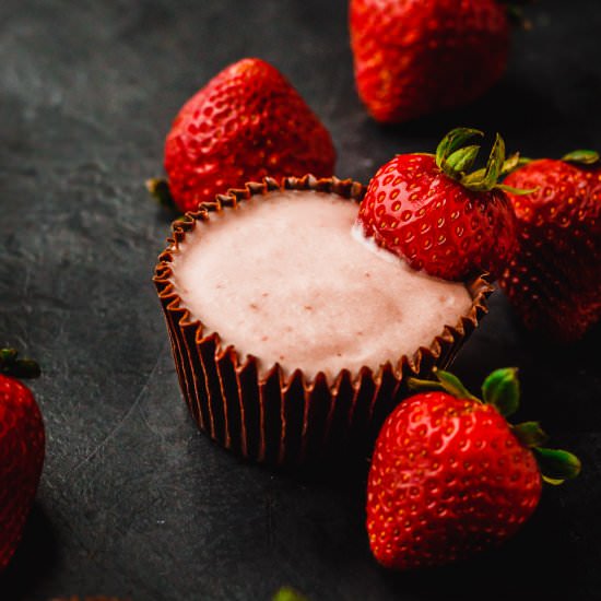 Strawberry Mousse - Recipe photo by MunchkinTime