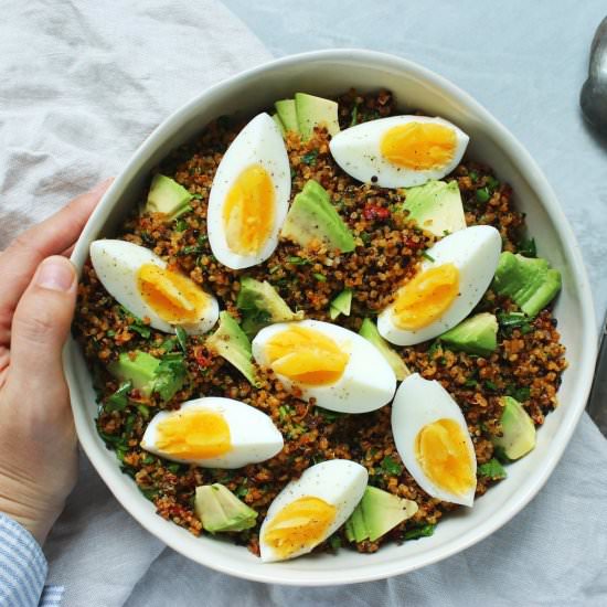 Crispy quinoa and egg salad - Recipe photo by Beloved Kitchen