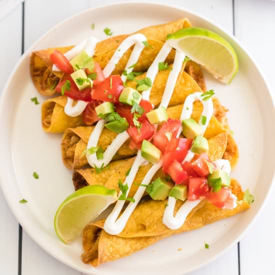 Easy Homemade Chicken Taquitos - Recipe photo by familyfreshmeals