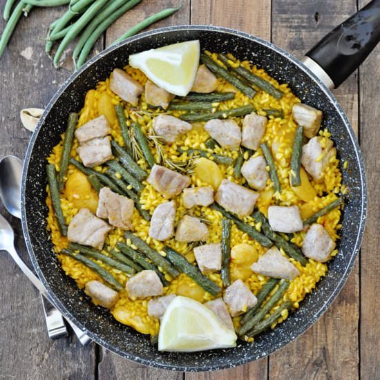 Making a Spanish Paella - Recipe photo by Spain on a Fork