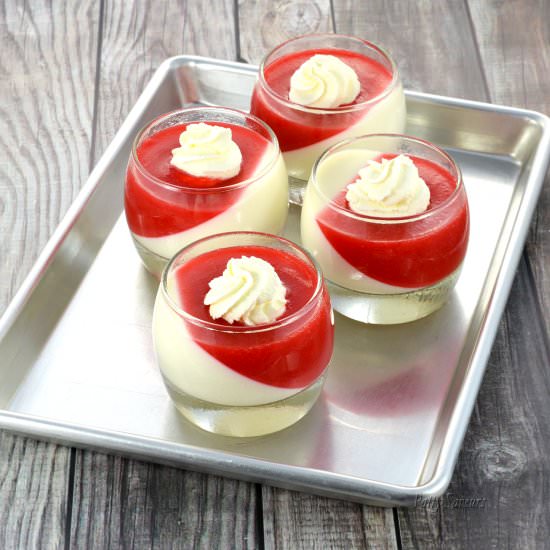Strawberry and Vanilla Panna Cotta - Recipe photo by pattysaveurs