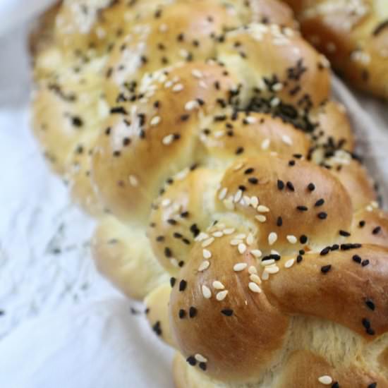 Traditional Sweet Challah Bread - Recipe photo by soulandstreusel
