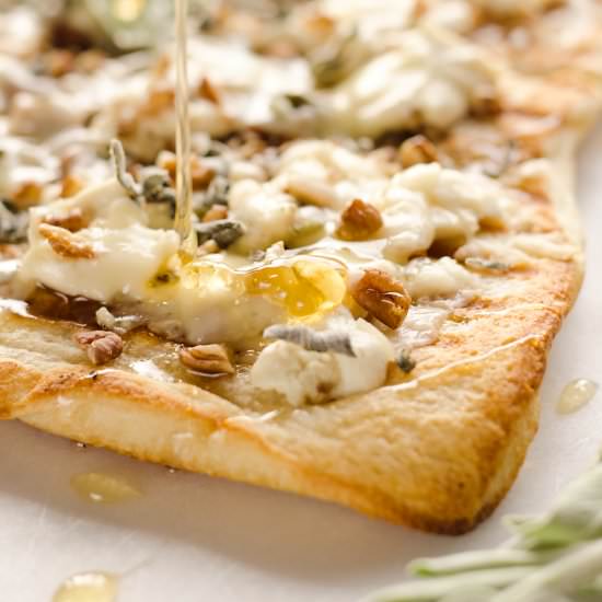 Grilled Honey Goat Cheese Pizza - Recipe photo by The Creative Bite