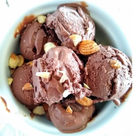 Chocolate Almond Ice Cream (DF) - Recipe photo by scratchtobasics